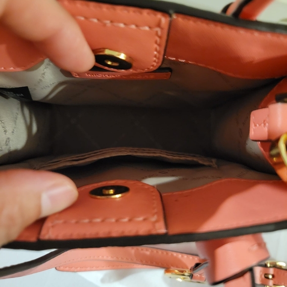 MICHAEL KORS handbag - Picture 4 of 5